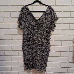 Adrianna Papell Black/White Ruffled Ruched Formal Dress. Size 14 Petite